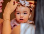 Tiara aramada baby com borboletas - Imagem 2