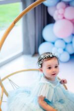 Tiara aramada para bebê azul - Imagem 3