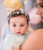 Tiara aramada para bebê azul